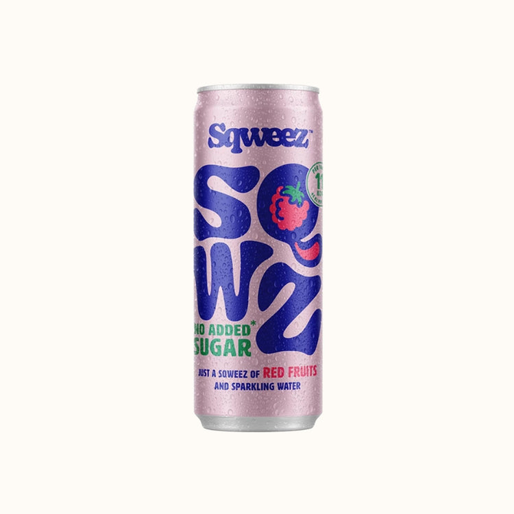 Sqweez Forest Fruits sparkling water blikje op witte achtergrond